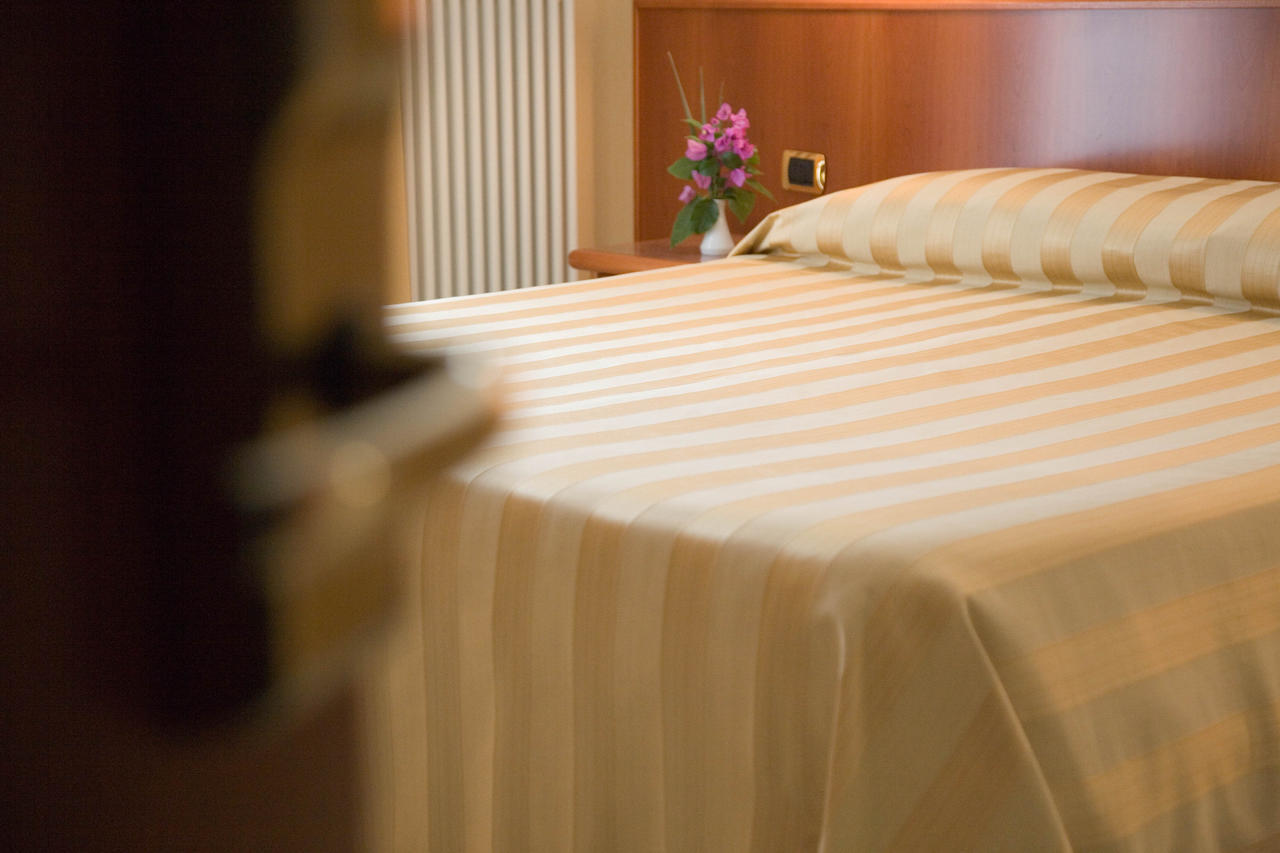 Hotel Il Caminetto Porto San Giorgio Room photo